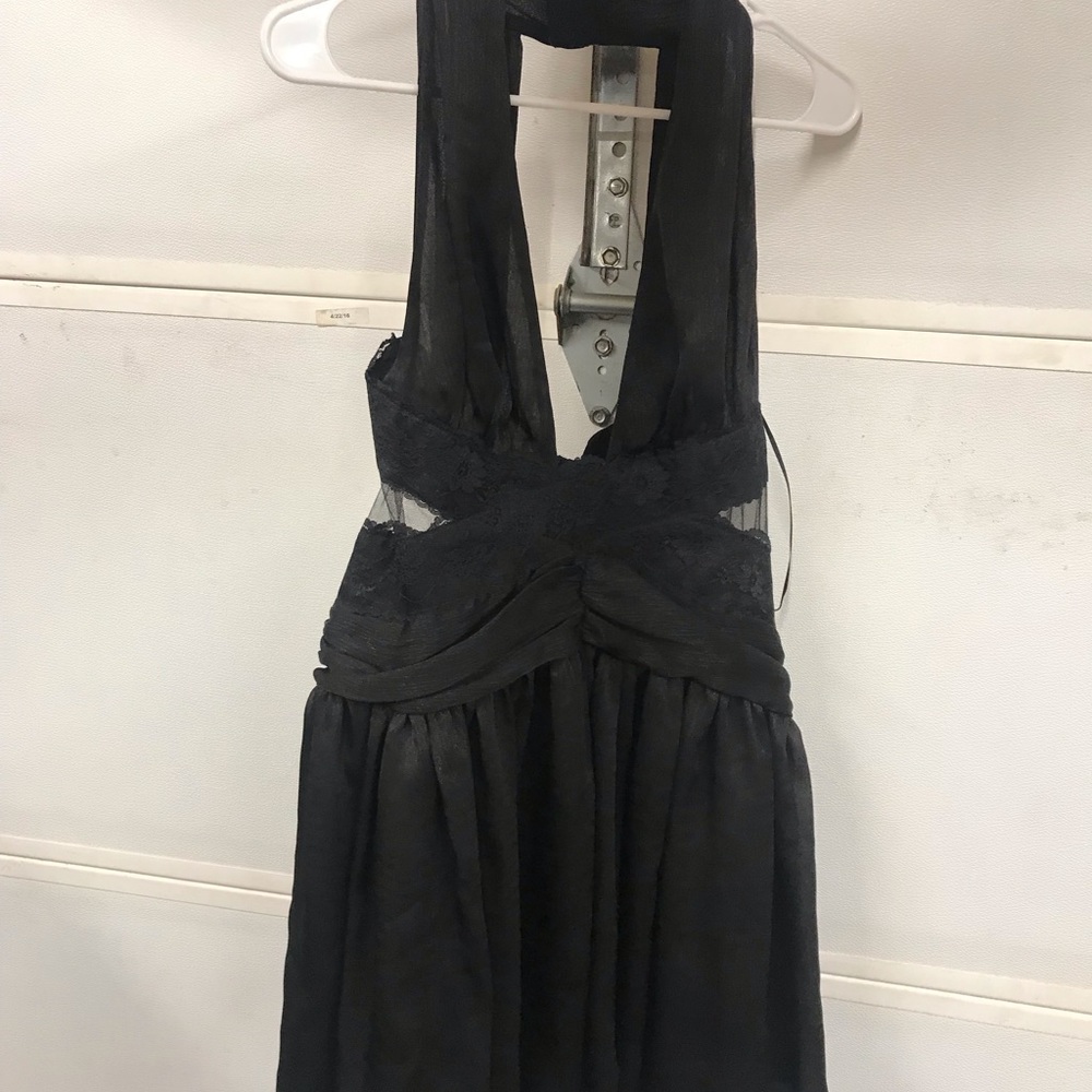 Dresses - Picture 4 of 8